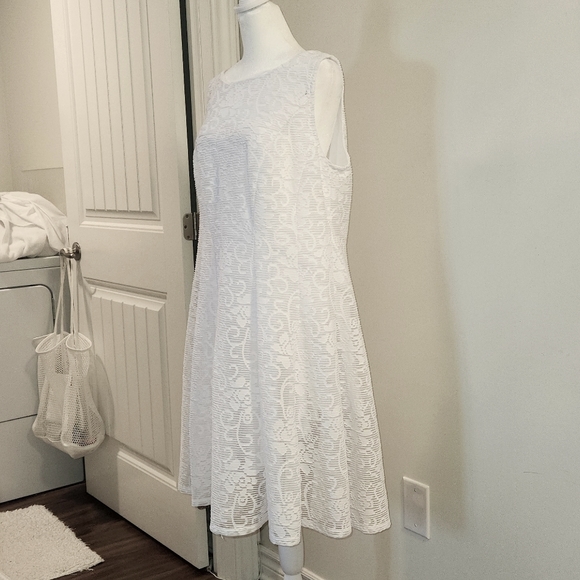 Lane Bryant~ White Lace Sleeveless Dress Size 14/16 - Picture 3 of 6